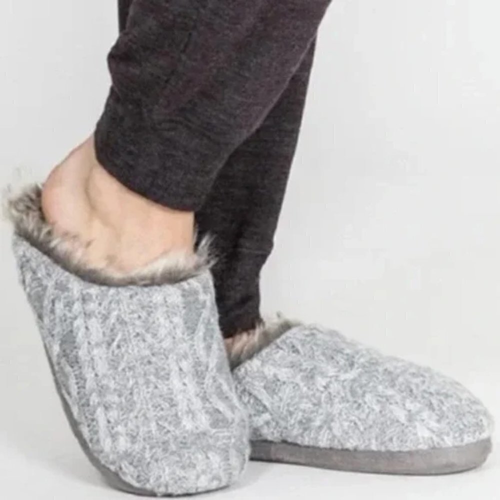 PJ‎ Salvage Womens Size M/L Faux Fur Lined Cable Knit Slippers Clogs Gray S5